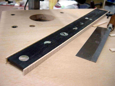 guitar-fingerboard-binding