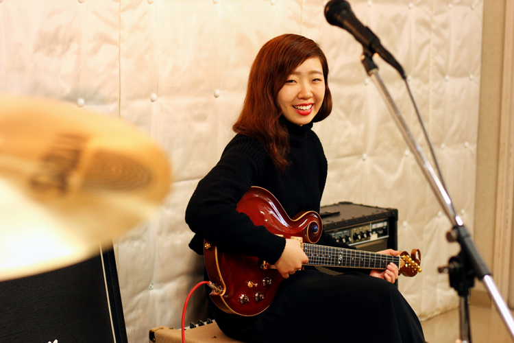 guitar-girl-top
